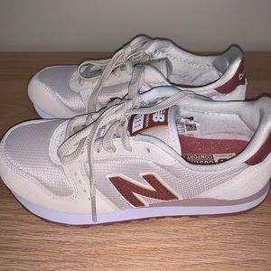 New Balance 311 - Cream/Light Pink